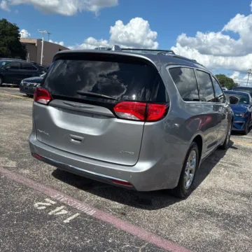 Another view of 2017 Chrysler Pacifica Limited for sale in Westfield, IN at Indy Auto Man - Westfield