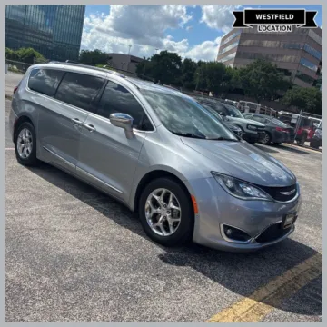 Silver 2017 Chrysler Pacifica Limited for sale in Westfield, IN