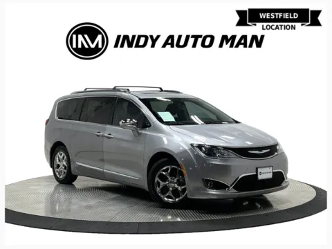 Silver 2017 Chrysler Pacifica Limited for sale in Westfield, IN