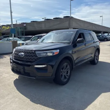 Photos of 2021 Ford Explorer XLT for sale in Westfield, IN at Indy Auto Man - Westfield