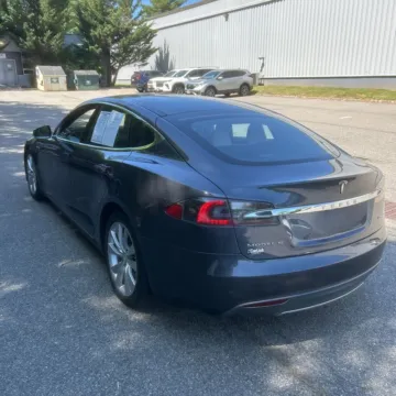 More photos of 2016 Tesla Model S P85D at Indy Auto Man - Westfield, IN