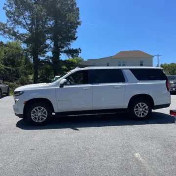 More photos of 2022 Chevrolet Suburban LT at Indy Auto Man - Westfield, IN