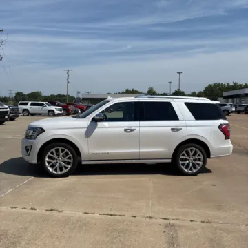 More photos of 2018 Ford Expedition Platinum at Indy Auto Man - Westfield, IN