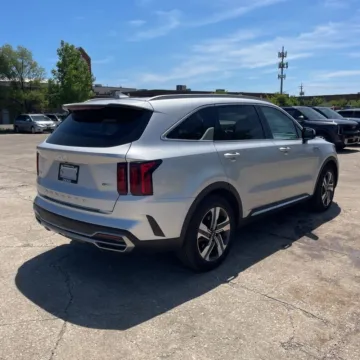 More photos of 2022 Kia Sorento Hybrid EX at Indy Auto Man - Westfield, IN