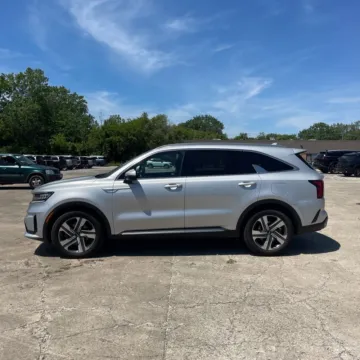 More photos of 2022 Kia Sorento Hybrid EX at Indy Auto Man - Westfield, IN