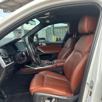 More photos of 2020 BMW X7 M50i at Indy Auto Man - Westfield, IN