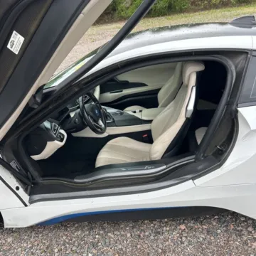More photos of 2016 BMW i8 at Indy Auto Man - Westfield, IN