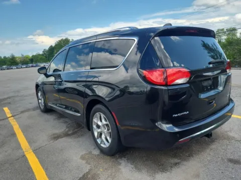 More photos of 2018 Chrysler Pacifica Limited at Indy Auto Man - Westfield, IN