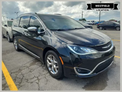 Black 2018 Chrysler Pacifica Limited for sale in Westfield, IN
