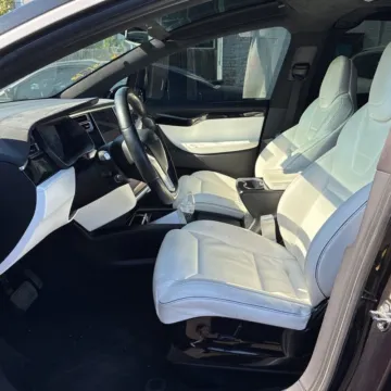 More photos of 2016 Tesla Model X 90D at Indy Auto Man - Westfield, IN