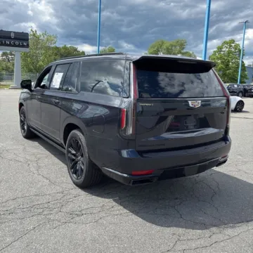 More photos of 2022 Cadillac Escalade ESV Sport Platinum at Indy Auto Man - Westfield, IN