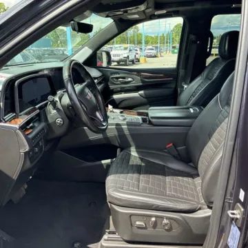 More photos of 2022 Cadillac Escalade ESV Sport Platinum at Indy Auto Man - Westfield, IN