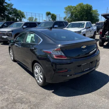 More photos of 2017 Chevrolet Volt Premier at Indy Auto Man - Westfield, IN