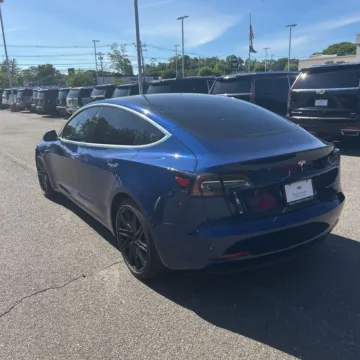 More photos of 2019 Tesla Model 3 Standard Range Plus at Indy Auto Man - Westfield, IN