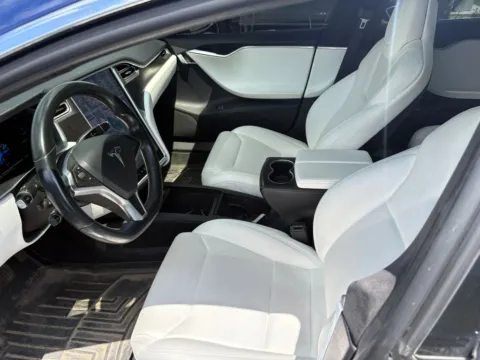 More photos of 2017 Tesla Model S 100D at Indy Auto Man - Westfield, IN