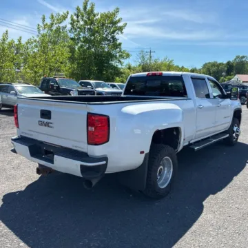 More photos of 2018 GMC Sierra 3500HD Denali at Indy Auto Man - Westfield, IN
