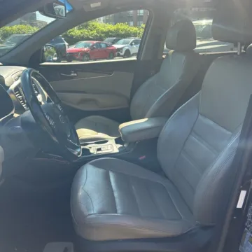 More photos of 2018 Kia Sorento EX at Indy Auto Man - Westfield, IN