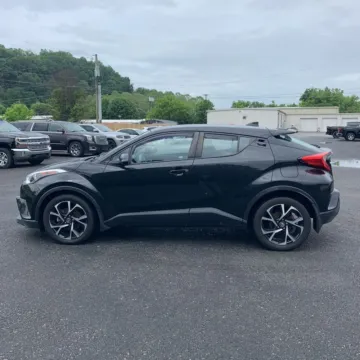 More photos of 2018 Toyota C-HR XLE at Indy Auto Man - Westfield, IN