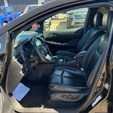 More photos of 2018 Nissan Leaf SL at Indy Auto Man - Westfield, IN