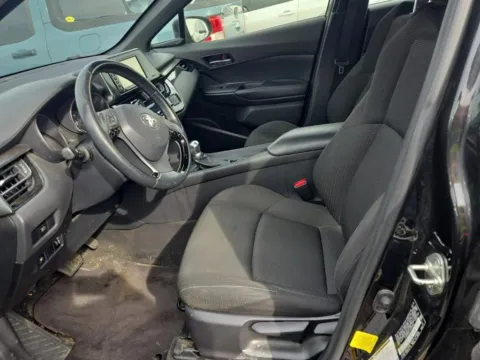 More photos of 2018 Toyota C-HR XLE at Indy Auto Man - Westfield, IN