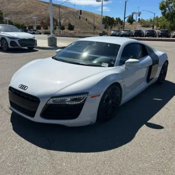 Photos of 2015 Audi R8 4.2 quattro for sale in Westfield, IN at Indy Auto Man - Westfield