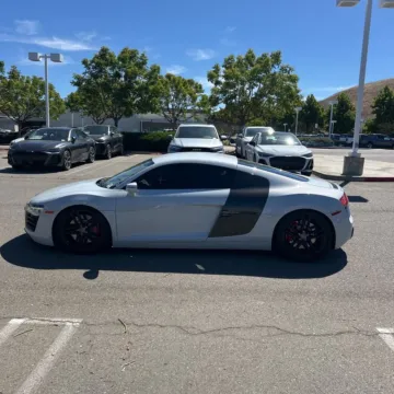 More photos of 2015 Audi R8 4.2 quattro at Indy Auto Man - Westfield, IN