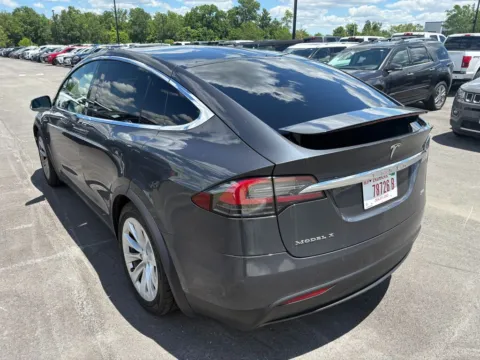 More photos of 2018 Tesla Model X 100D at Indy Auto Man - Westfield, IN