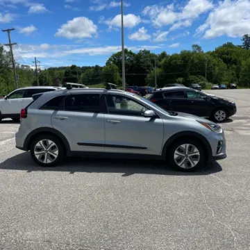More photos of 2019 Kia Niro EV EX Premium at Indy Auto Man - Westfield, IN