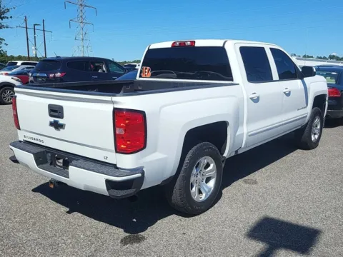 More photos of 2018 Chevrolet Silverado 1500 LT LT2 at Indy Auto Man - Westfield, IN