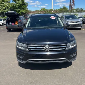 Photos of 2019 Volkswagen Tiguan 2.0T SE for sale in Westfield, IN at Indy Auto Man - Westfield