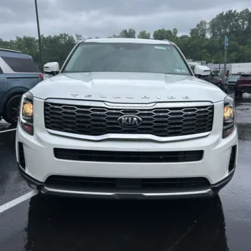 Photos of 2020 Kia Telluride S for sale in Westfield, IN at Indy Auto Man - Westfield
