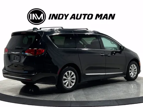 More photos of 2019 Chrysler Pacifica Touring L at Indy Auto Man - Westfield, IN