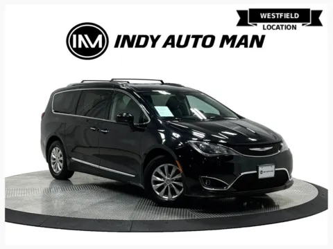 Black 2019 Chrysler Pacifica Touring L for sale in Westfield, IN