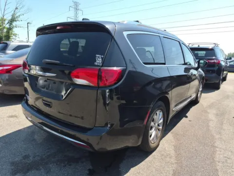 More photos of 2019 Chrysler Pacifica Touring L at Indy Auto Man - Westfield, IN
