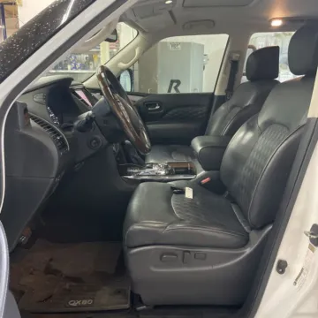More photos of 2019 INFINITI QX80 LUXE at Indy Auto Man - Westfield, IN
