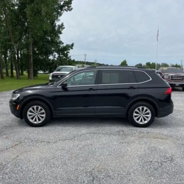 More photos of 2019 Volkswagen Tiguan 2.0T SE 4Motion at Indy Auto Man - Westfield, IN