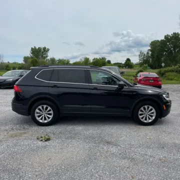 More photos of 2019 Volkswagen Tiguan 2.0T SE 4Motion at Indy Auto Man - Westfield, IN