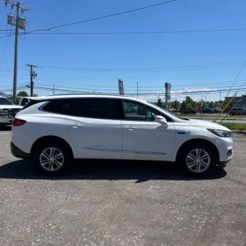 More photos of 2018 Buick Enclave Essence at Indy Auto Man - Westfield, IN