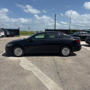 More photos of 2019 Volkswagen Jetta 1.4T SE at Indy Auto Man - Westfield, IN