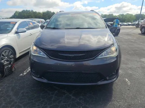 Photos of 2019 Chrysler Pacifica Touring L Plus for sale in Westfield, IN at Indy Auto Man - Westfield