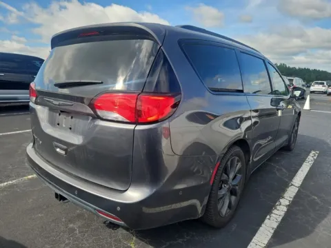 More photos of 2019 Chrysler Pacifica Touring L Plus at Indy Auto Man - Westfield, IN