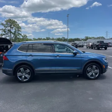More photos of 2020 Volkswagen Tiguan 2.0T SEL at Indy Auto Man - Westfield, IN