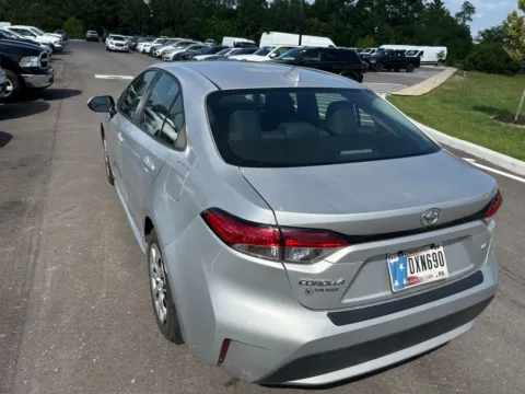 More photos of 2022 Toyota Corolla LE at Indy Auto Man - Westfield, IN