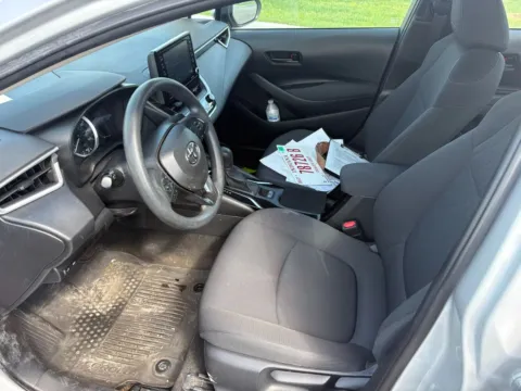 More photos of 2022 Toyota Corolla LE at Indy Auto Man - Westfield, IN