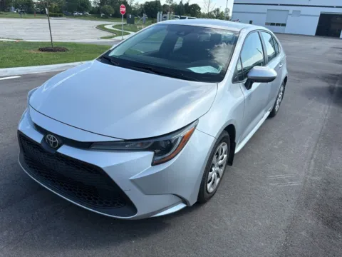 Photos of 2022 Toyota Corolla LE for sale in Westfield, IN at Indy Auto Man - Westfield