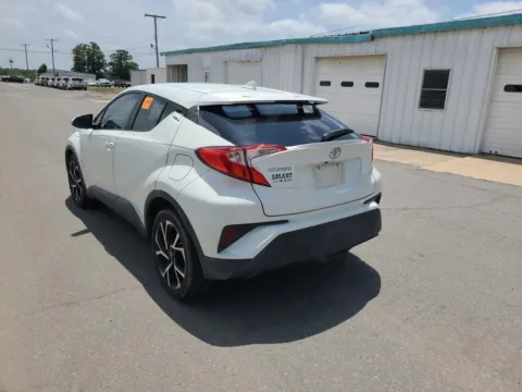 More photos of 2018 Toyota C-HR XLE at Indy Auto Man - Westfield, IN