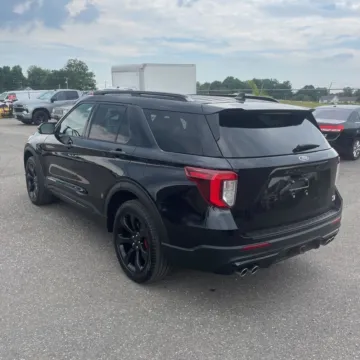 More photos of 2021 Ford Explorer ST at Indy Auto Man - Westfield, IN