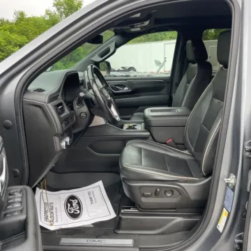 More photos of 2021 GMC Yukon SLT at Indy Auto Man - Westfield, IN