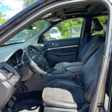 More photos of 2018 Ford Explorer XLT at Indy Auto Man - Westfield, IN