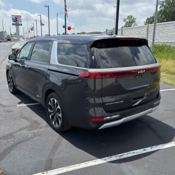 More photos of 2022 Kia Carnival EX at Indy Auto Man - Westfield, IN